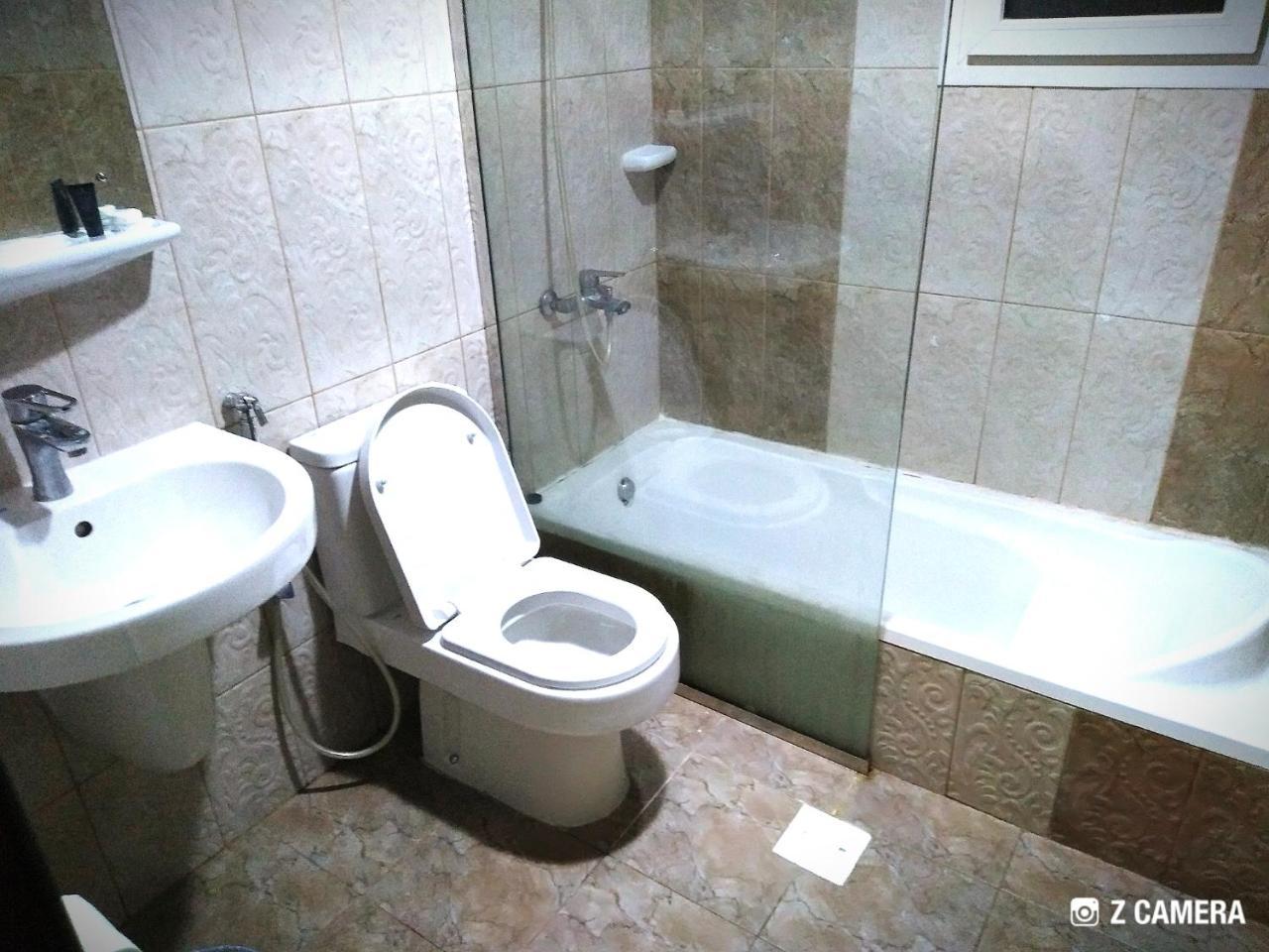 Al Mabila Hotel 锡卜 外观 照片